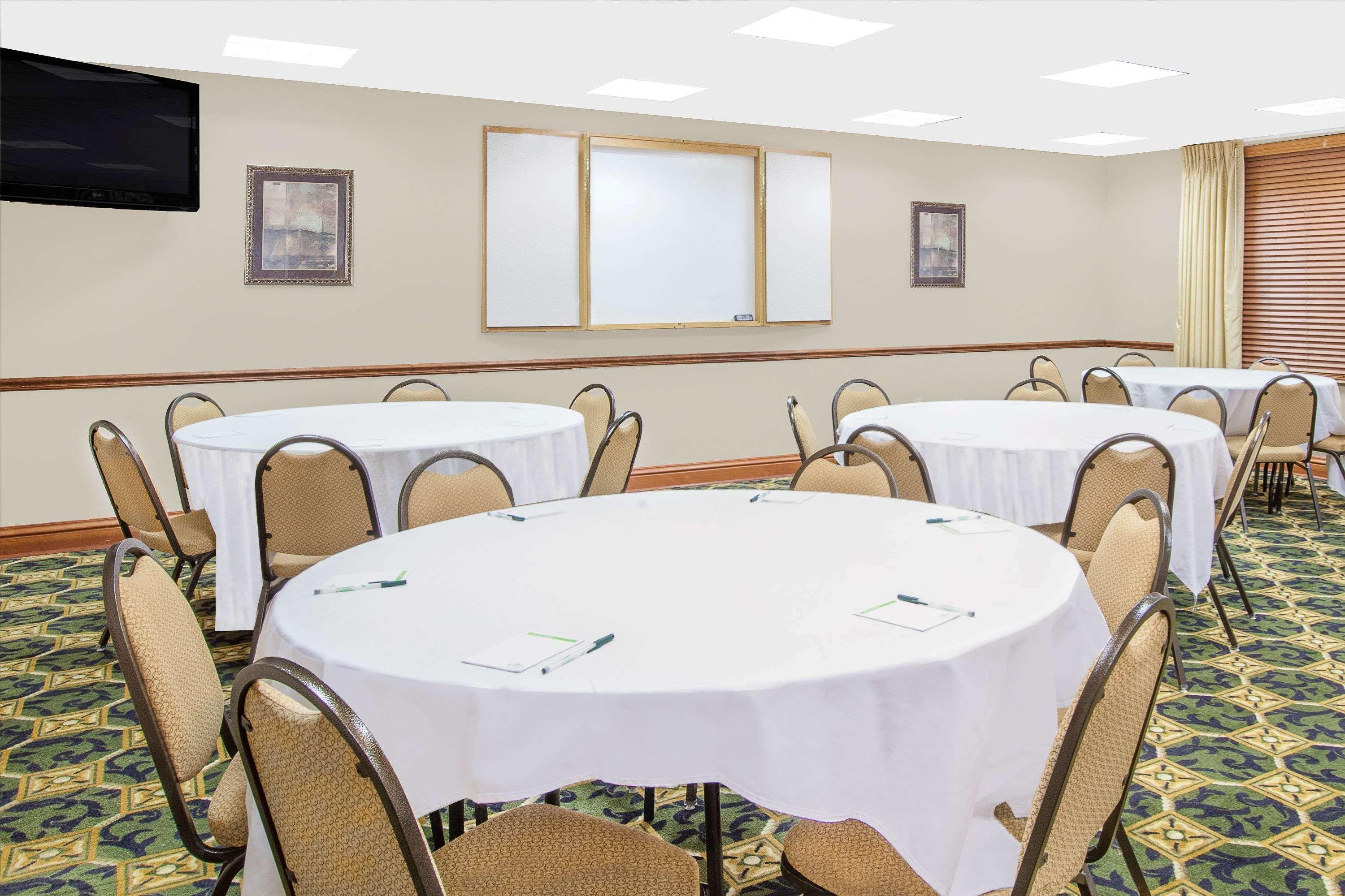 Wingate By Wyndham Lafayette Airport Hotel Bagian luar foto