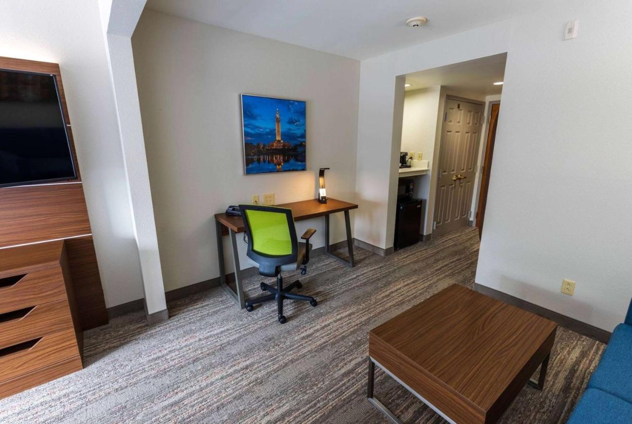 Wingate By Wyndham Lafayette Airport Hotel Bagian luar foto