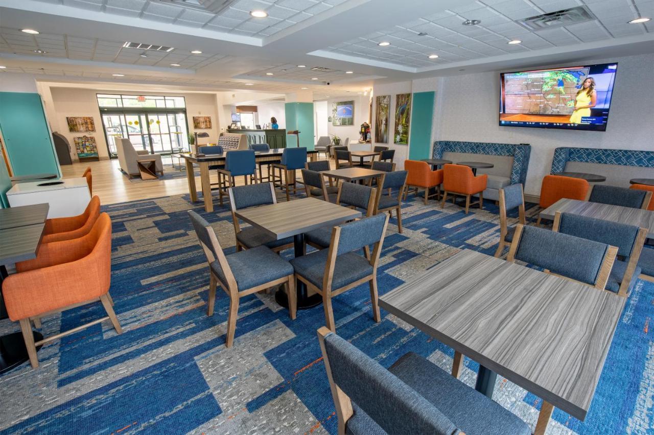 Wingate By Wyndham Lafayette Airport Hotel Bagian luar foto