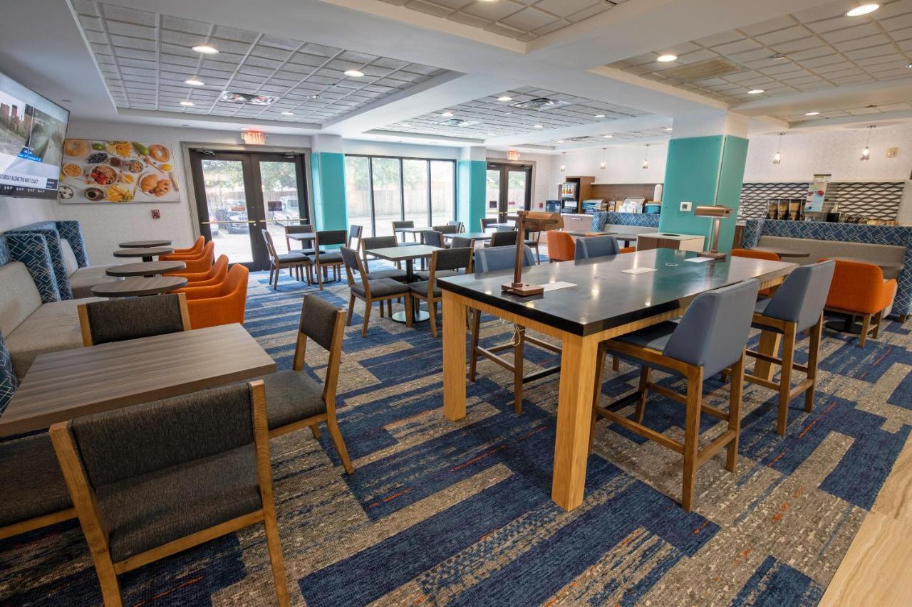Wingate By Wyndham Lafayette Airport Hotel Bagian luar foto