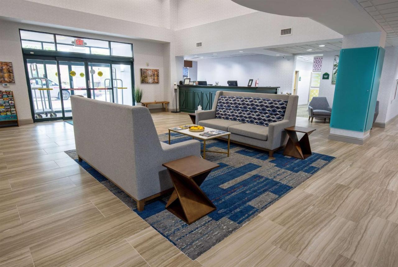 Wingate By Wyndham Lafayette Airport Hotel Bagian luar foto