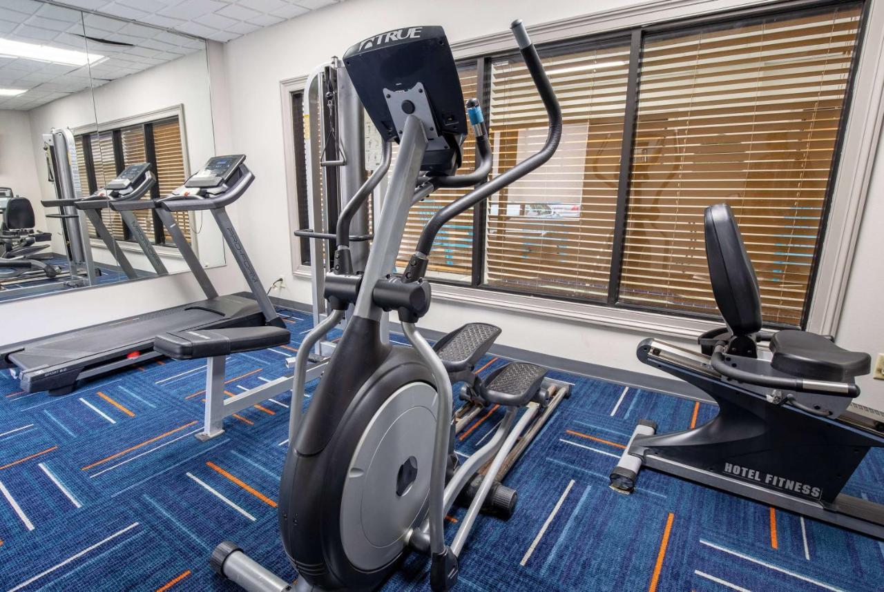 Wingate By Wyndham Lafayette Airport Hotel Bagian luar foto