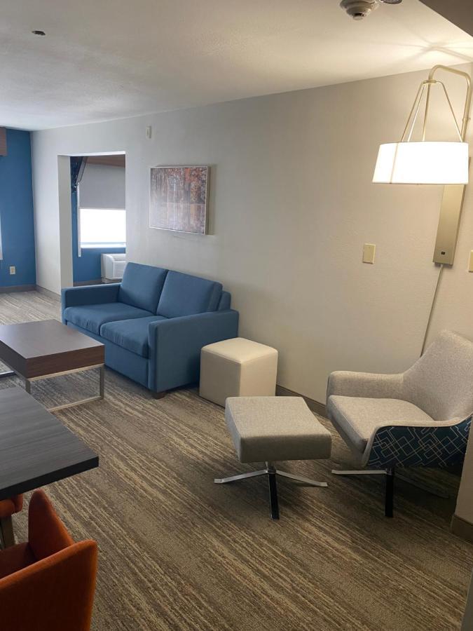 Wingate By Wyndham Lafayette Airport Hotel Bagian luar foto